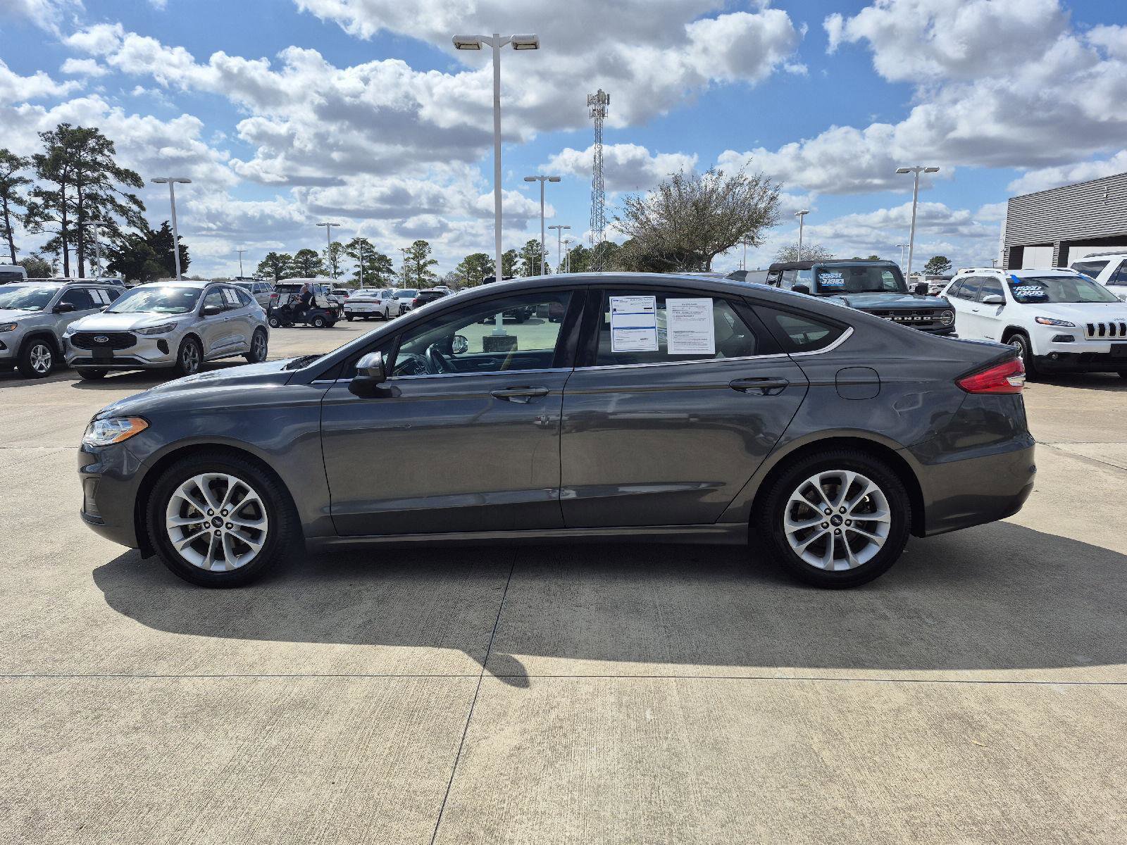 Certified 2020 Ford Fusion SE image 2