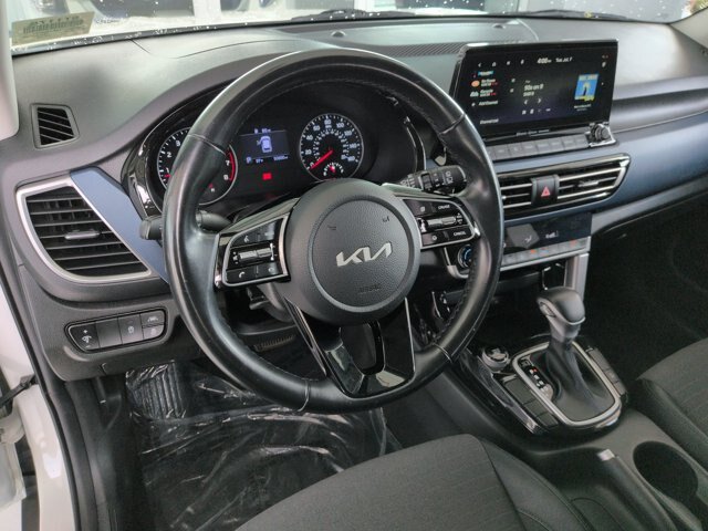 Used 2023 Kia Seltos S w/ Navigation Package FWD image 17