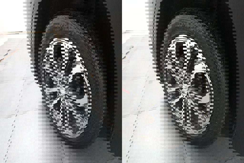 Used 2021 GMC Terrain SLT image 28