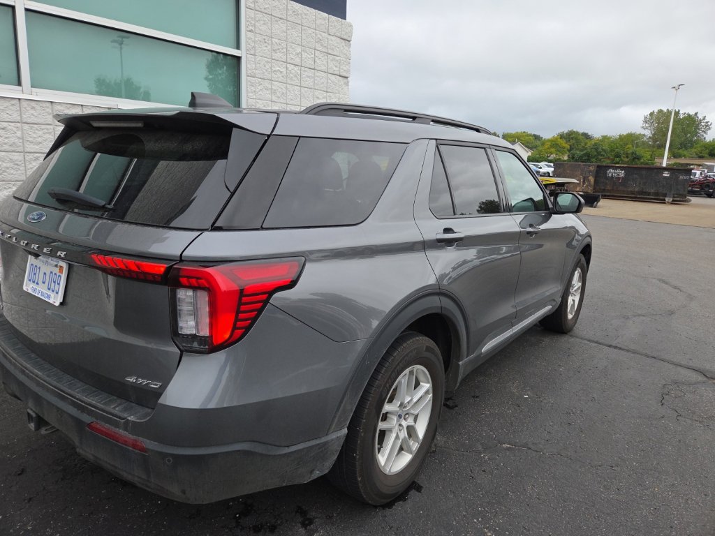 Certified 2025 Ford Explorer Active AWD/4WD image 7