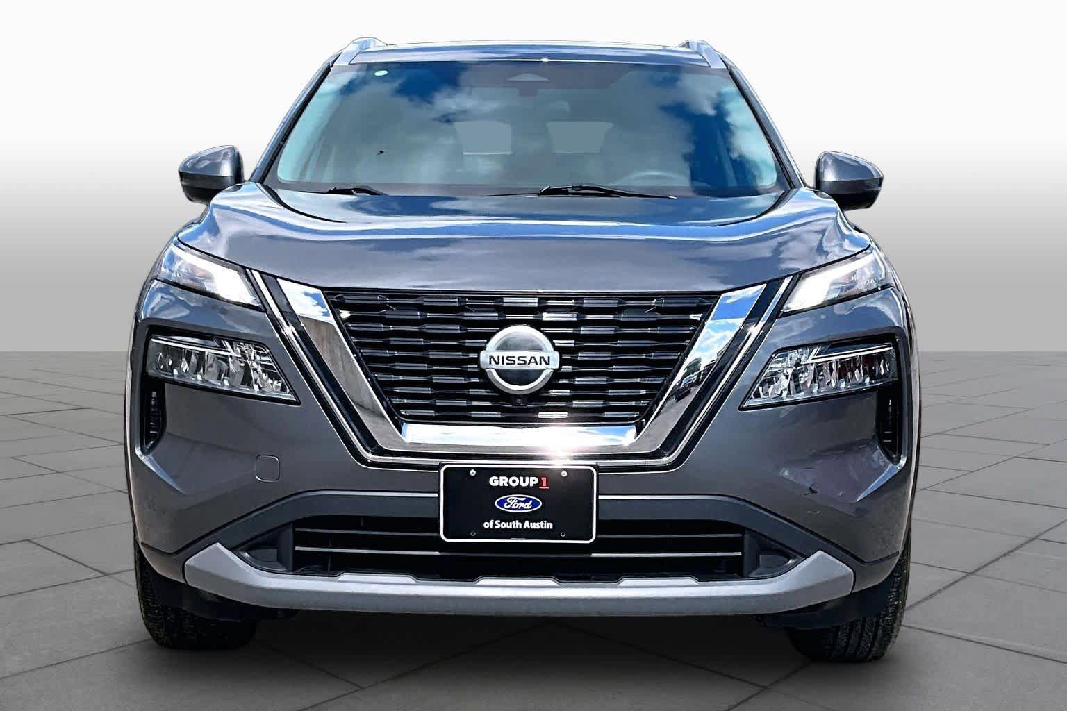 Used 2021 Nissan Rogue SV w/ Premium Package FWD image 4