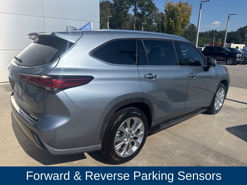 Used 2023 Toyota Highlander Limited FWD image 6