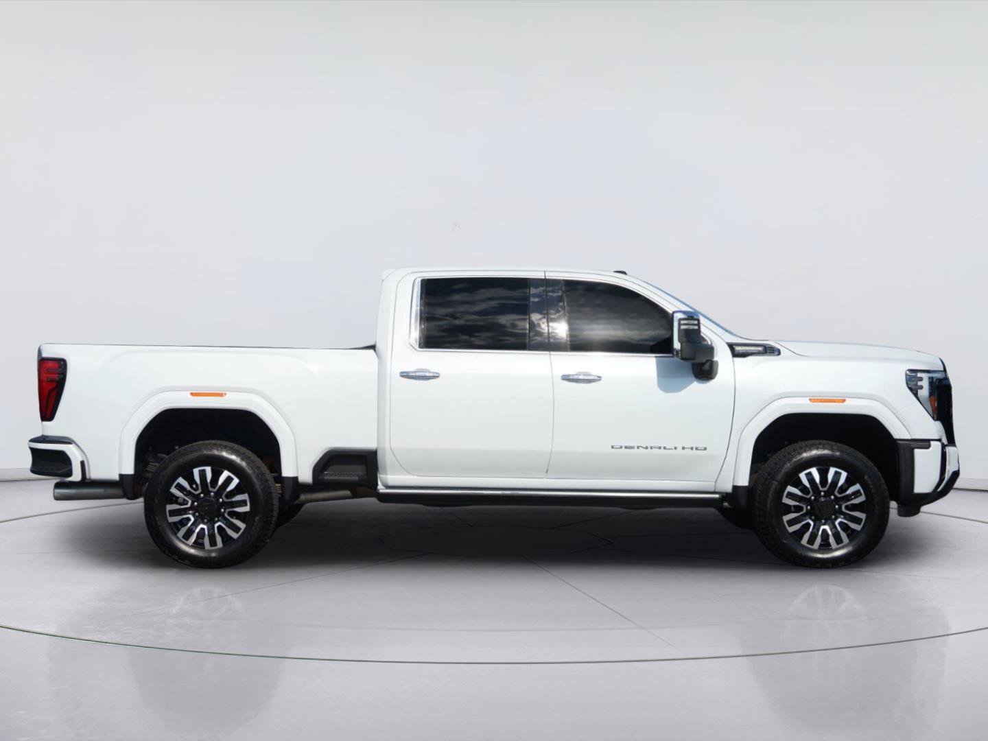 Used 2026 GMC Sierra 2500 Denali Ultimate w/ Max Trailering Package AWD/4WD image 5