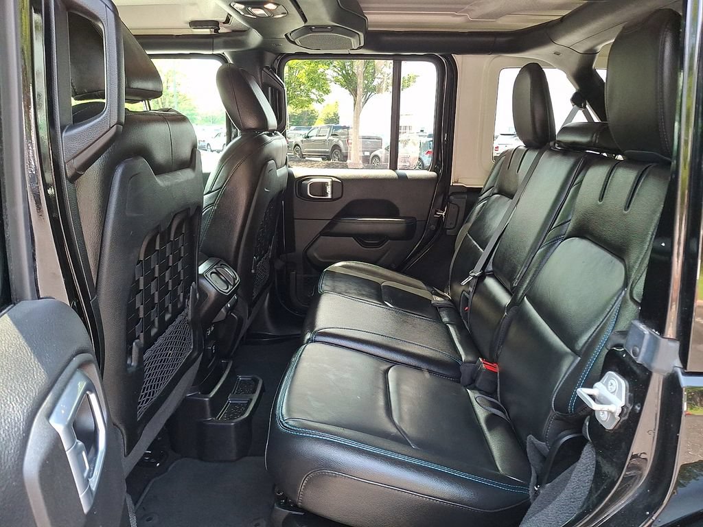 Used 2021 Jeep Wrangler Unlimited Rubicon 4xe w/ Cold Weather Group AWD/4WD image 13