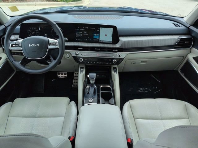 Used 2024 Kia Telluride SX w/ Towing Package FWD image 15