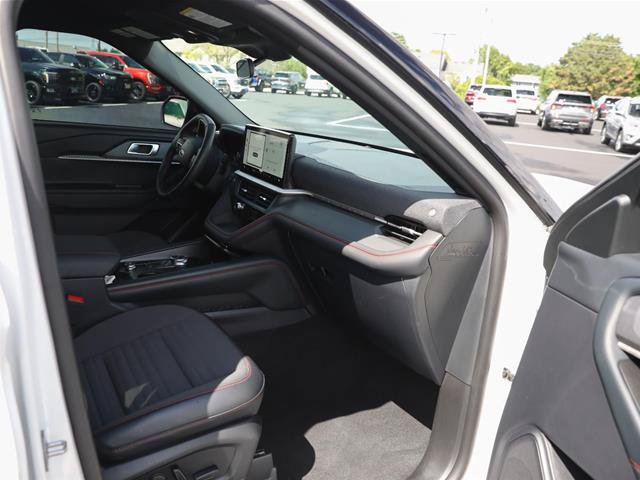 Certified 2025 Ford Explorer ST-Line w/ ST-Line Street Pack AWD/4WD image 34