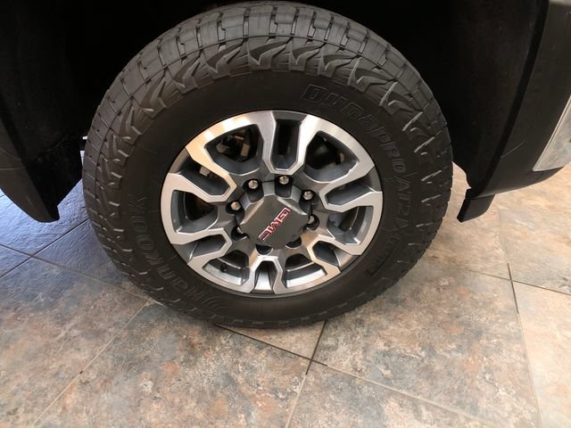 Used 2024 GMC Sierra 2500 SLE w/ SLE Value Package; AWD/4WD image 9