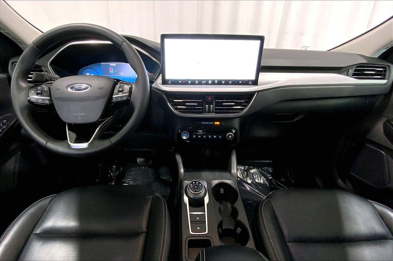 Certified 2024 Ford Escape Platinum AWD/4WD image 15