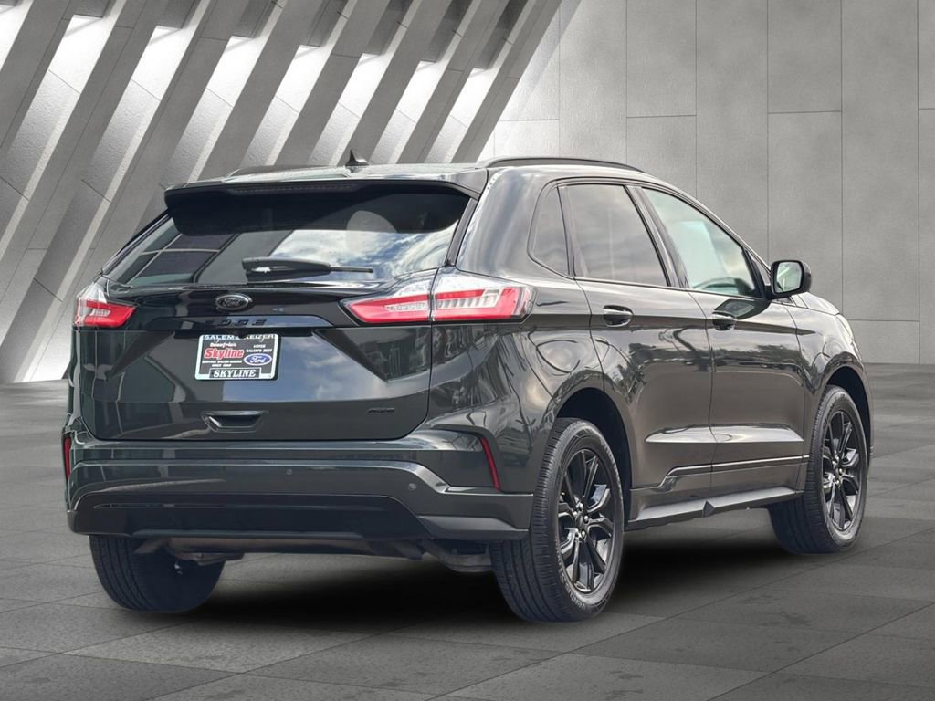 Certified 2022 Ford Edge SE w/ Black Appearance Package image 5
