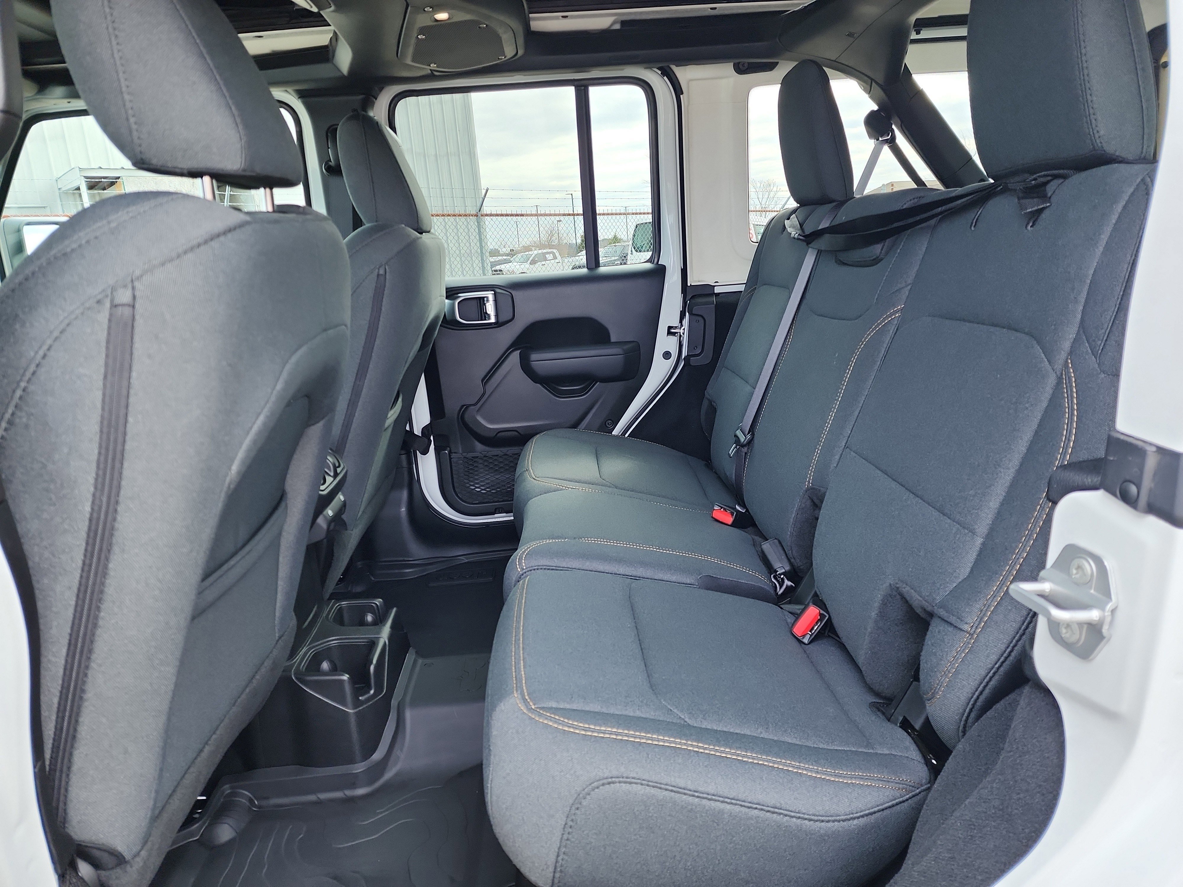 Used 2025 Jeep Wrangler Sport S image 11