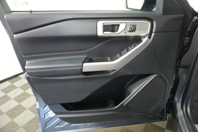 Certified 2021 Ford Explorer Limited w/ Equipment Group 301A image 17