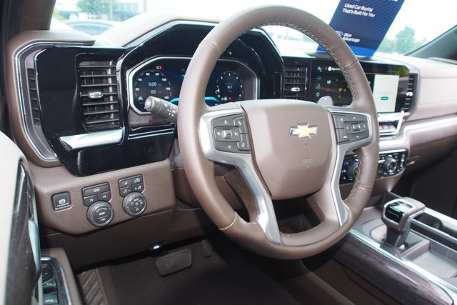 Used 2026 Chevrolet Silverado 1500 LTZ w/ LTZ Premium Package AWD/4WD image 16