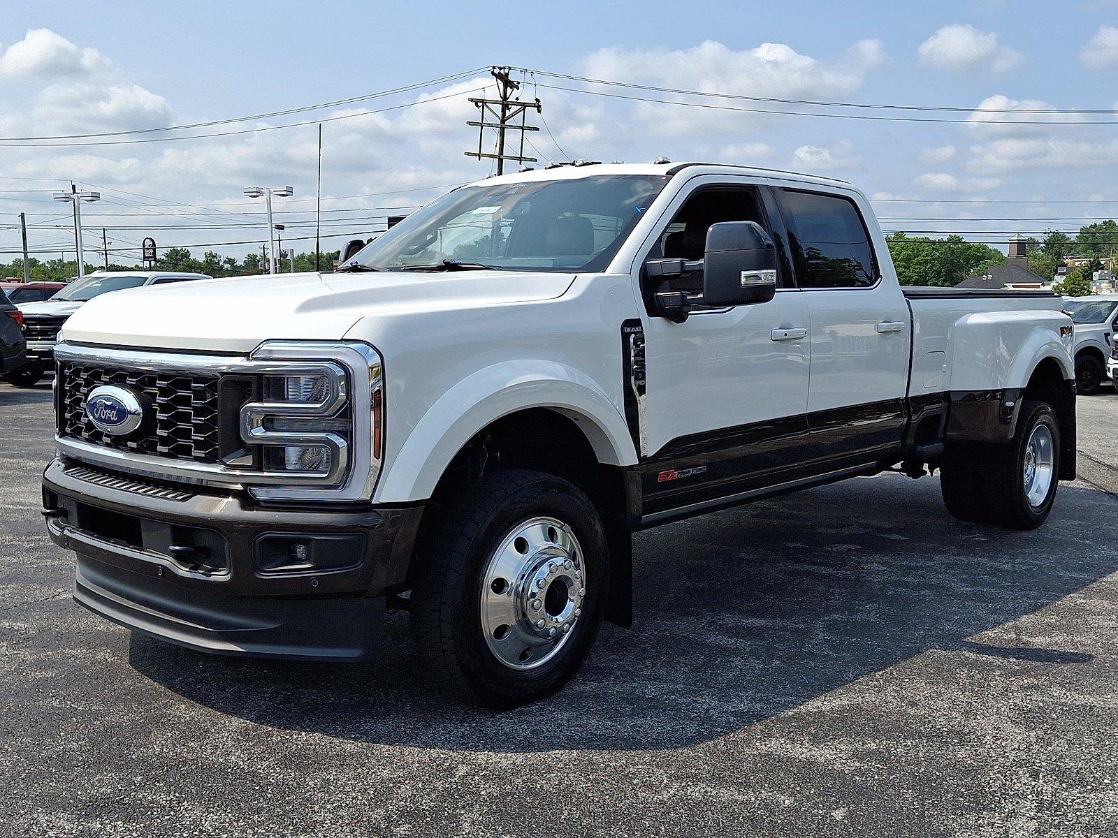 Certified 2025 Ford F450 King Ranch w/ FX4 Off-Road Package AWD/4WD image 4