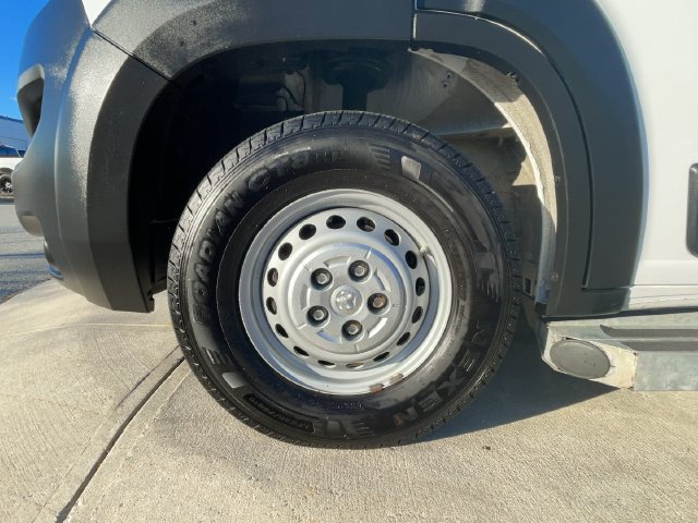 Used 2025 RAM ProMaster 2500 w/ U-Haul Equipment Group FWD image 9