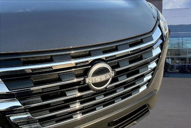 Used 2025 Nissan Rogue SV FWD image 32