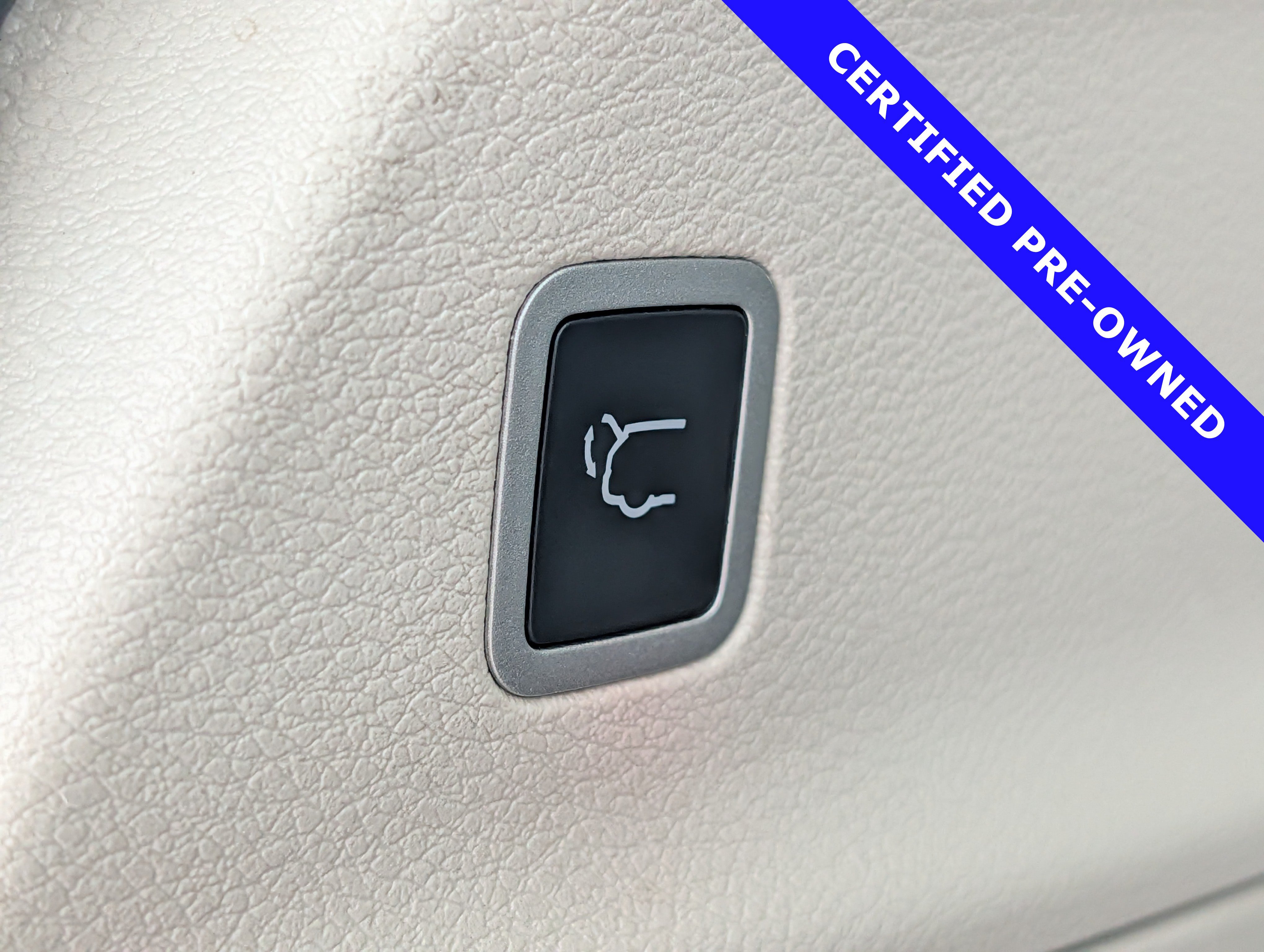 Used 2023 Chrysler Pacifica Touring-L FWD image 15