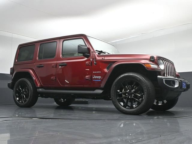 Used 2021 Jeep Wrangler Unlimited Sahara w/ Cold Weather Group AWD/4WD image 38