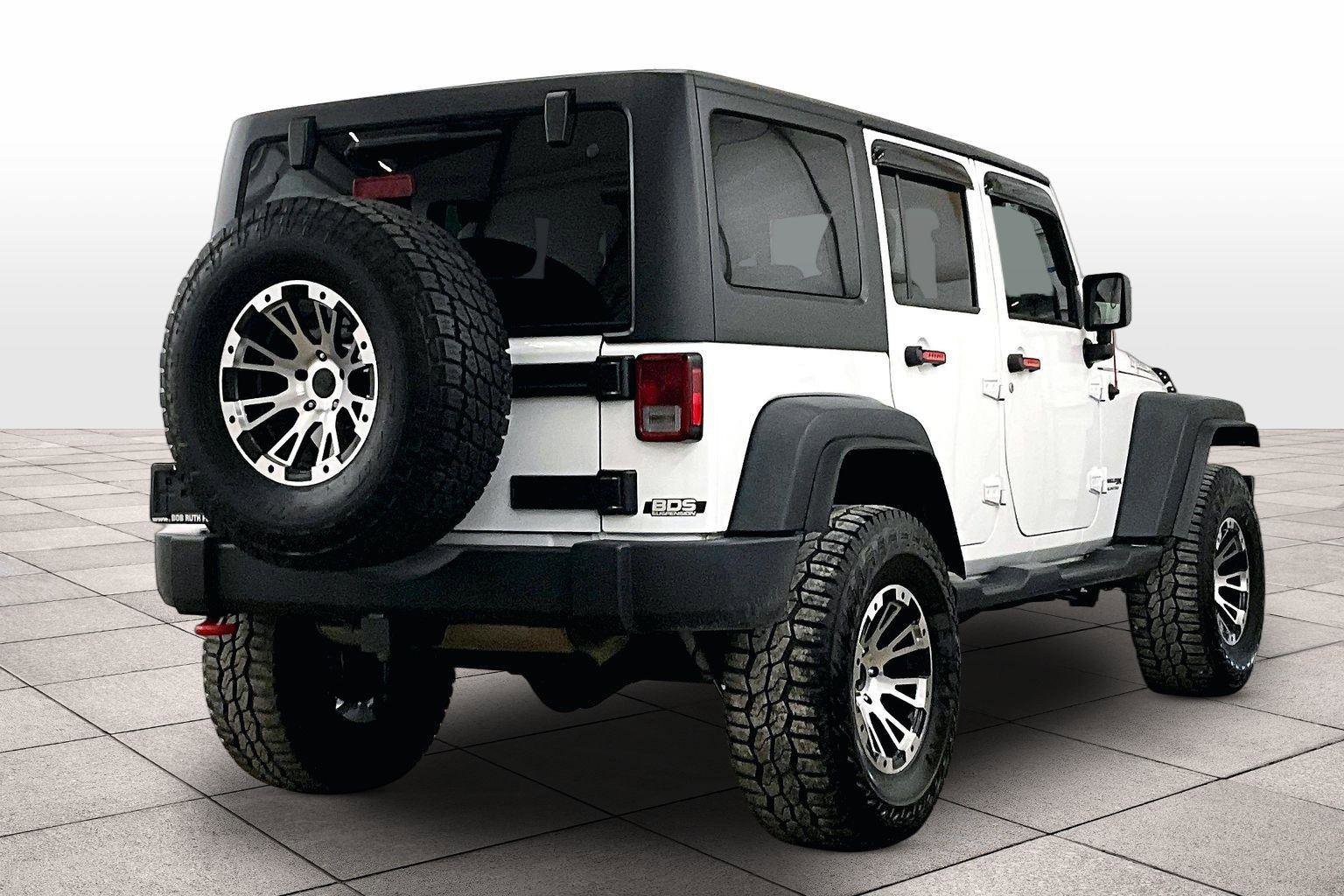 Used 2018 Jeep Wrangler Unlimited Sport S image 11