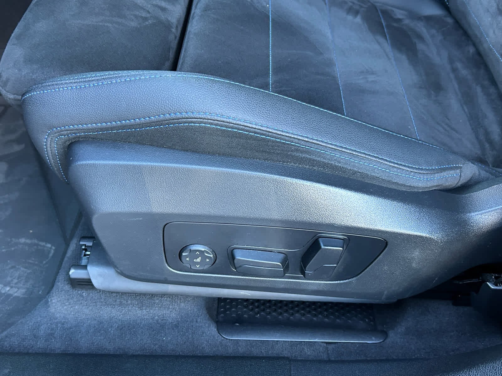 Used 2023 BMW X1 xDrive28i w/ Premium Package image 28