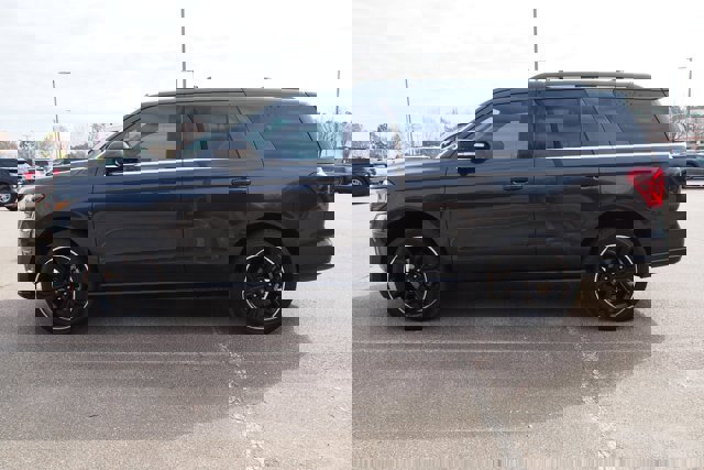 Certified 2023 Ford Expedition Limited image 4