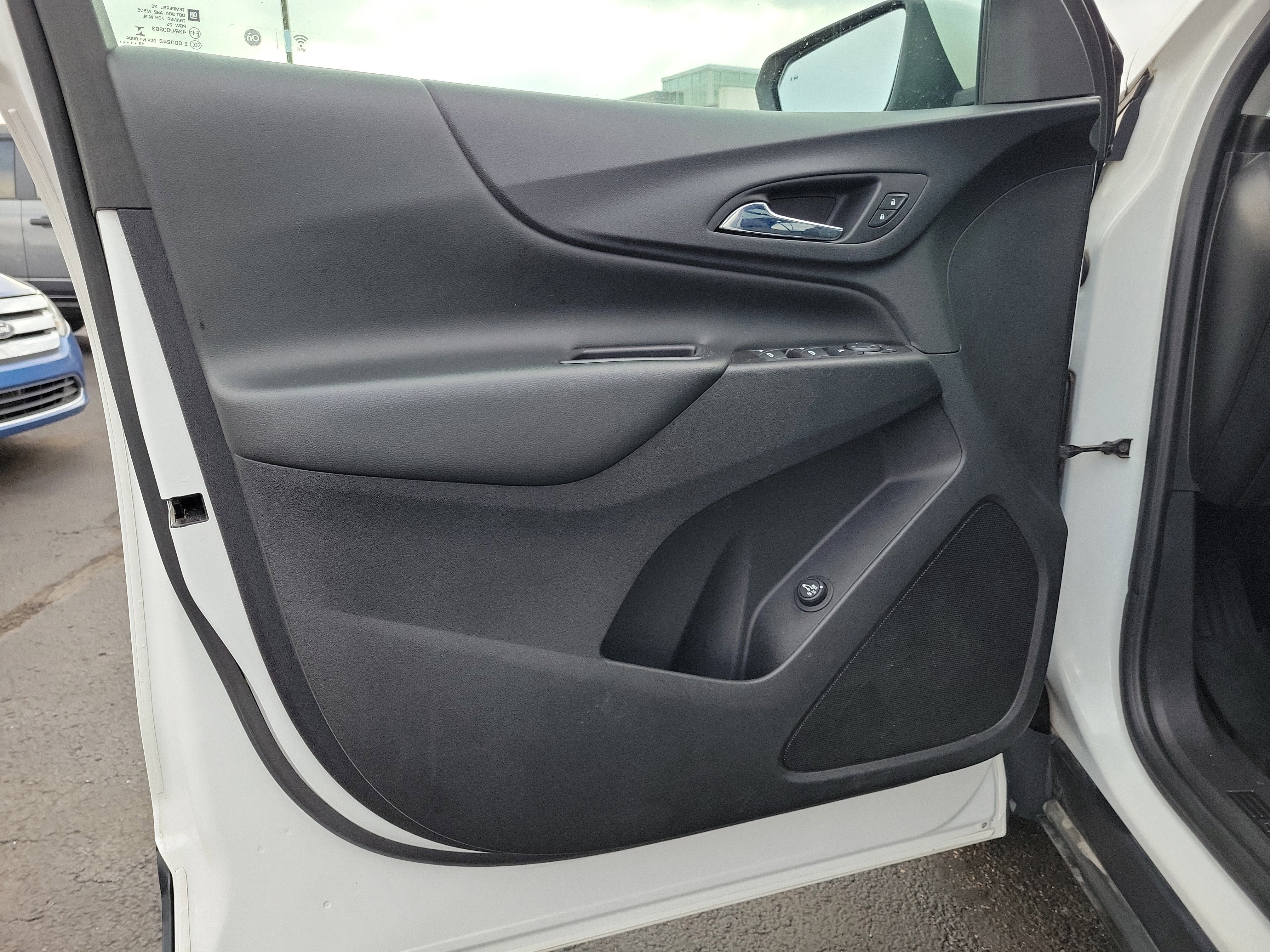 Used 2019 Chevrolet Equinox LT w/ Sun & Navigation Package image 16