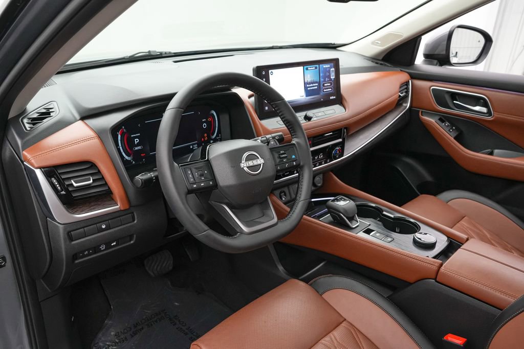 Used 2025 Nissan Rogue Platinum AWD/4WD image 12