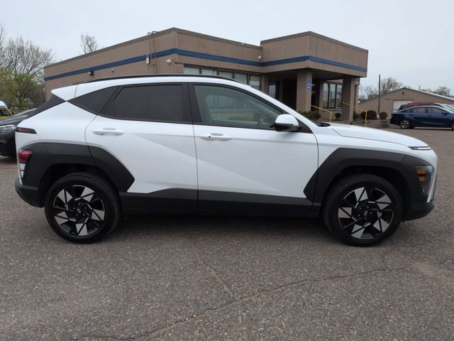 Used 2024 Hyundai Kona SEL AWD/4WD image 4