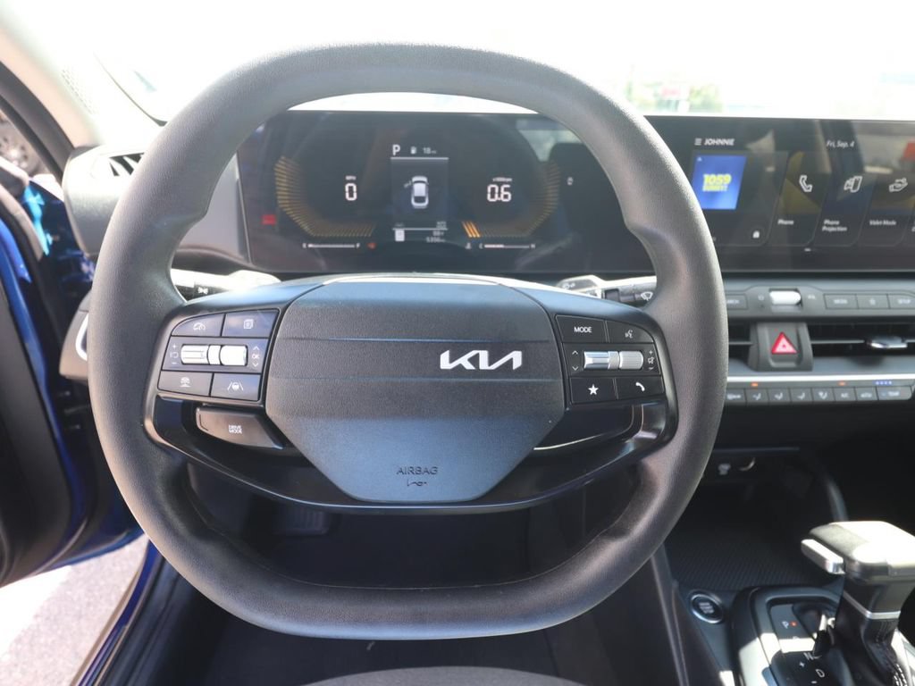 Used 2025 Kia K4 FWD image 17