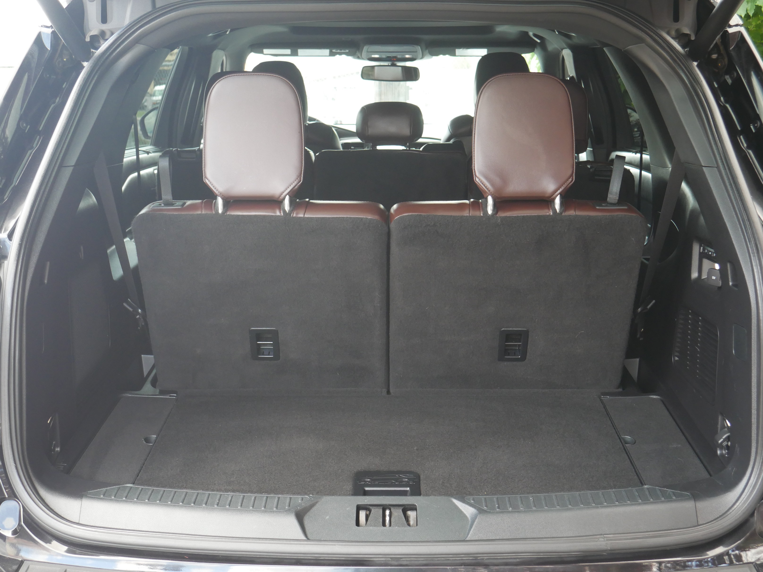 Certified 2020 Ford Explorer Platinum w/ Premium Technology Package AWD/4WD image 23