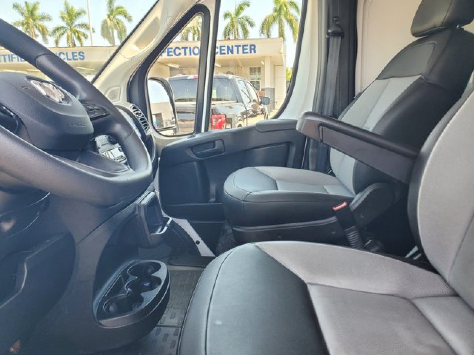 Used 2025 RAM ProMaster 3500 w/ Convenience Group FWD image 13
