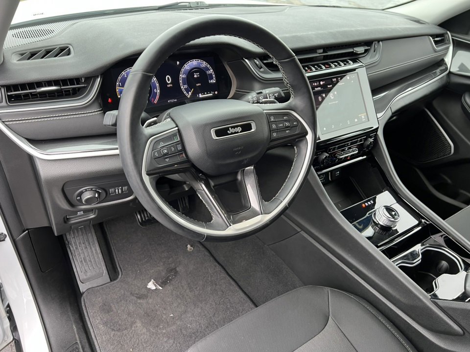 Used 2022 Jeep Grand Cherokee Laredo w/ Luxury Tech Group I image 15