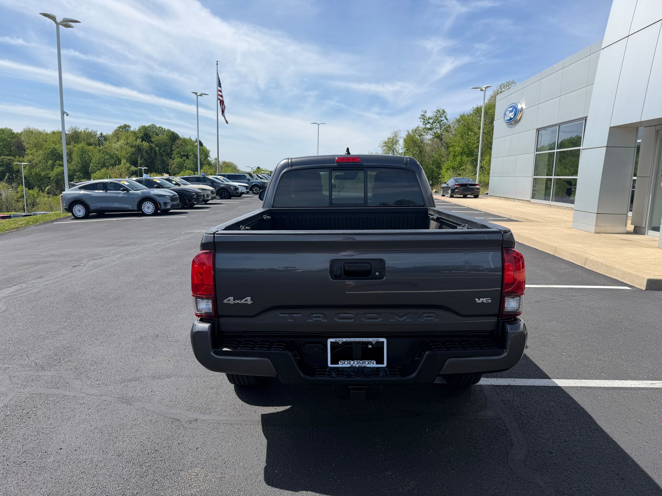 Used 2023 Toyota Tacoma SR AWD/4WD image 7