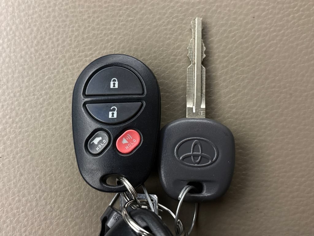 Used 2017 Toyota Sequoia Limited w/ Safety & Convenience Package AWD/4WD image 26