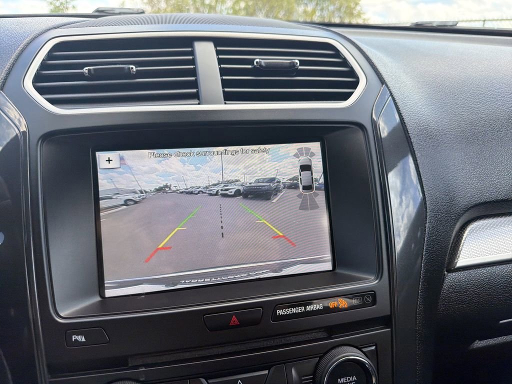 Certified 2018 Ford Explorer XLT w/ Equipment Group 202A image 25