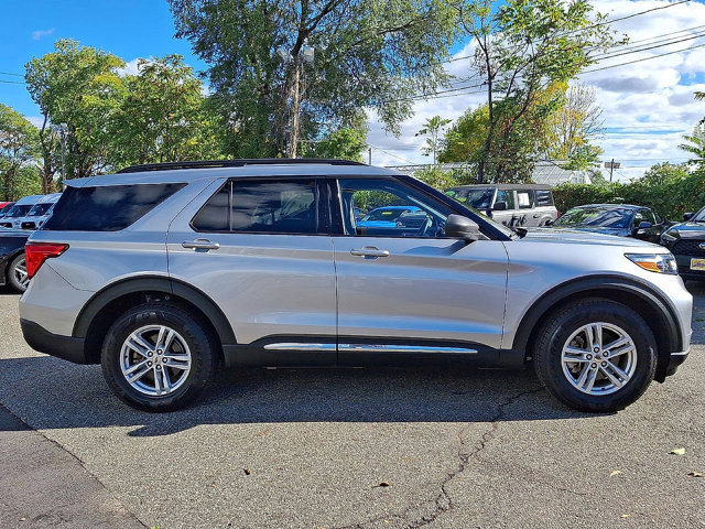 Certified 2022 Ford Explorer XLT w/ Equipment Group 202A image 26