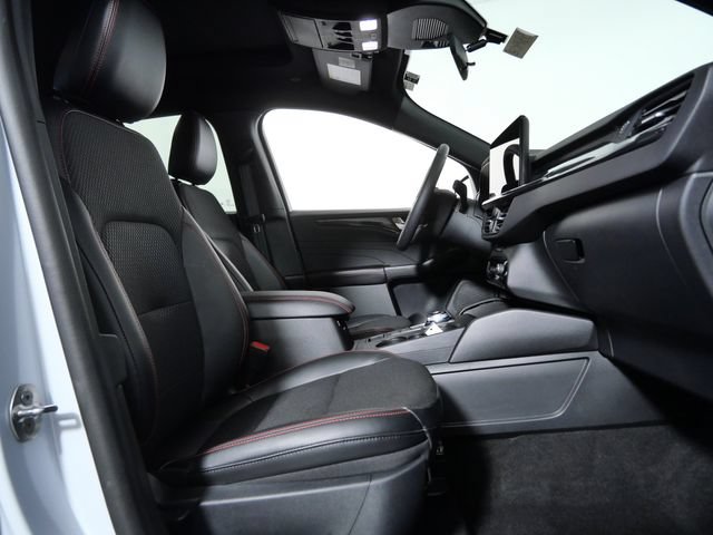 Certified 2025 Ford Escape ST-Line Select w/ Tech Pack #1 AWD/4WD image 10