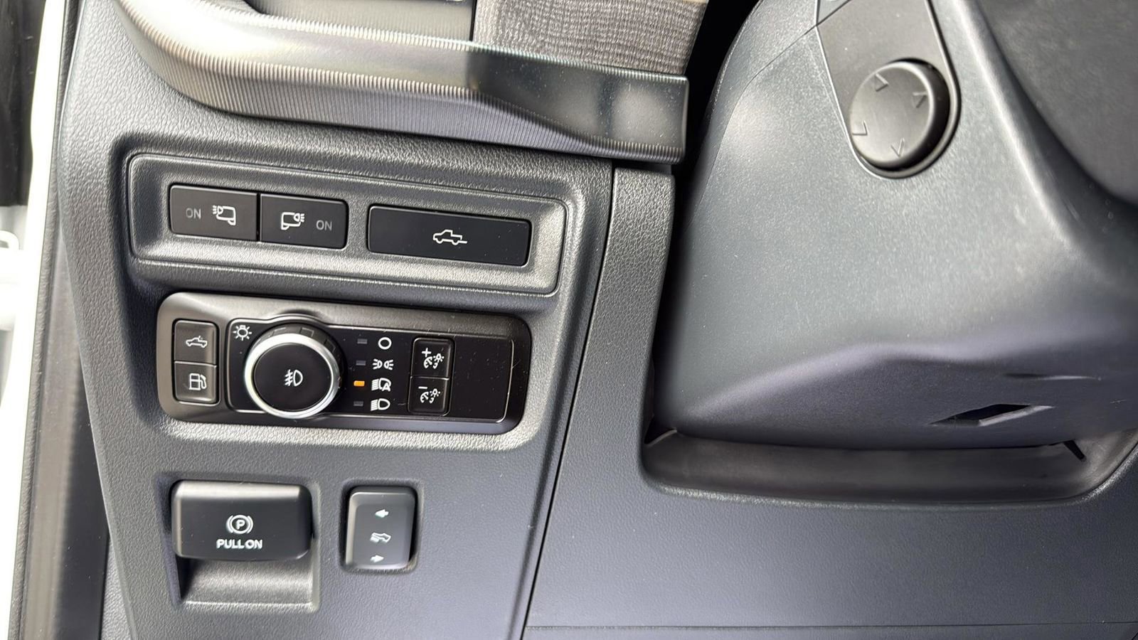 Certified 2023 Ford F150 Platinum w/ Equipment Group 701A High image 18