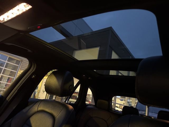 Used 2021 Mercedes-Benz GLC 300 4MATIC image 23