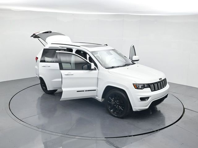 Used 2020 Jeep Grand Cherokee Altitude image 48