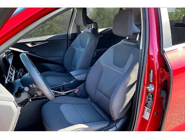 Used 2025 Kia Niro LX FWD image 19