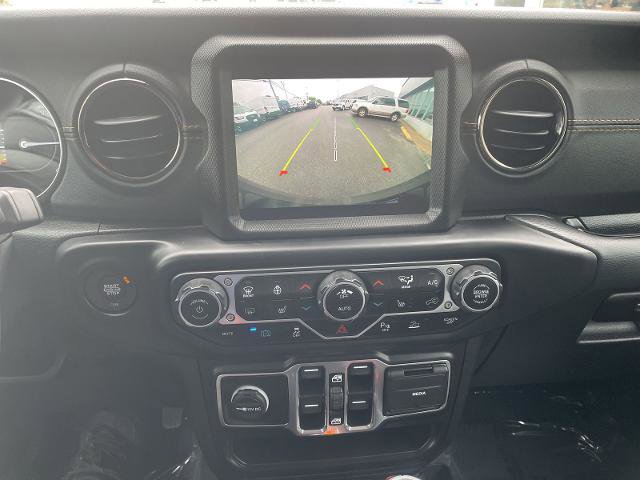 Used 2021 Jeep Wrangler Unlimited Sahara AWD/4WD image 17