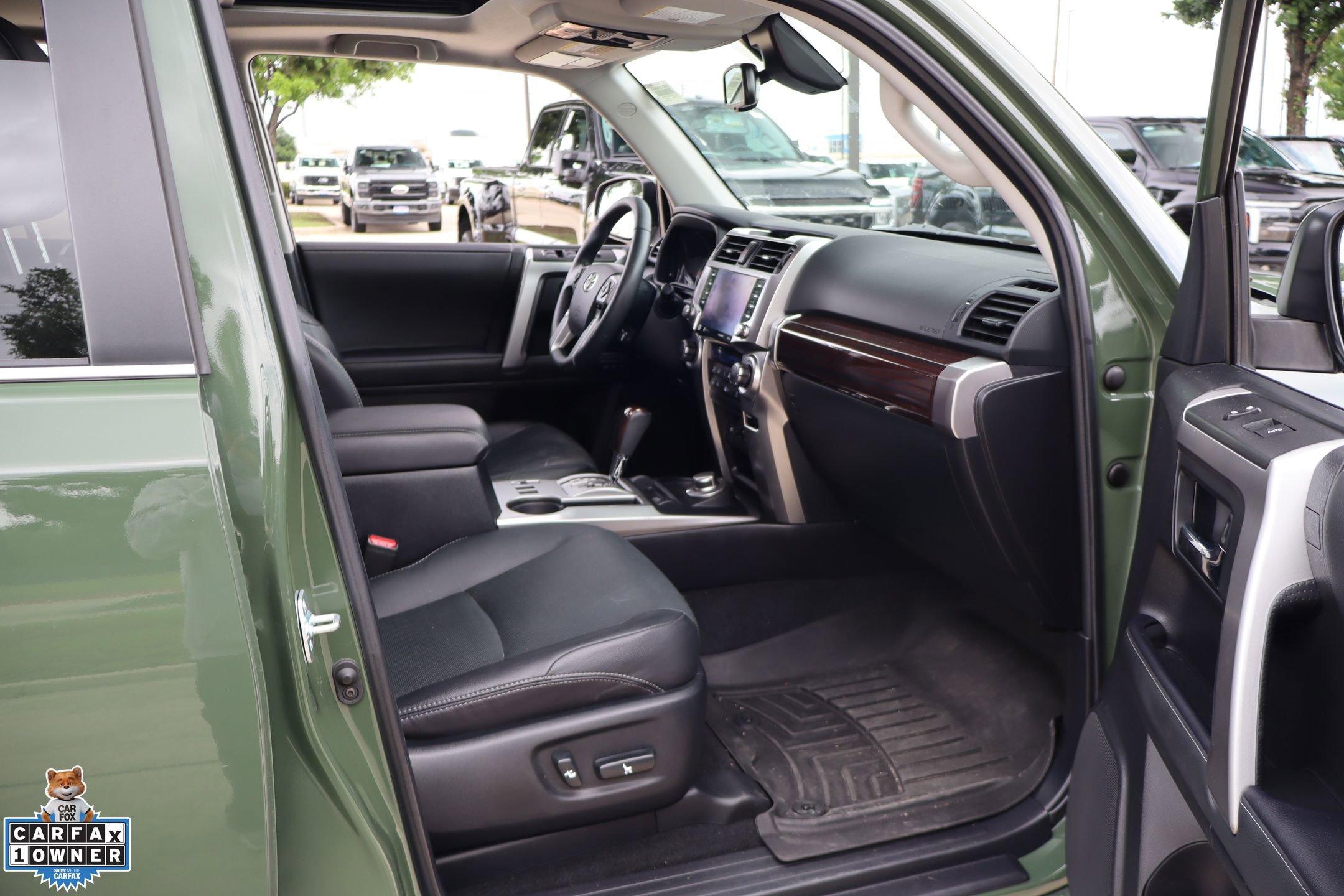 Used 2022 Toyota 4Runner Limited AWD/4WD image 32