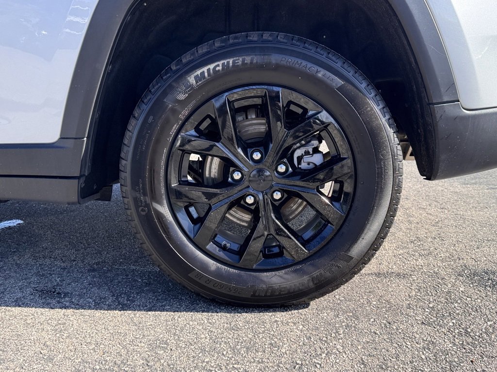 Used 2023 Jeep Grand Cherokee Limited image 14