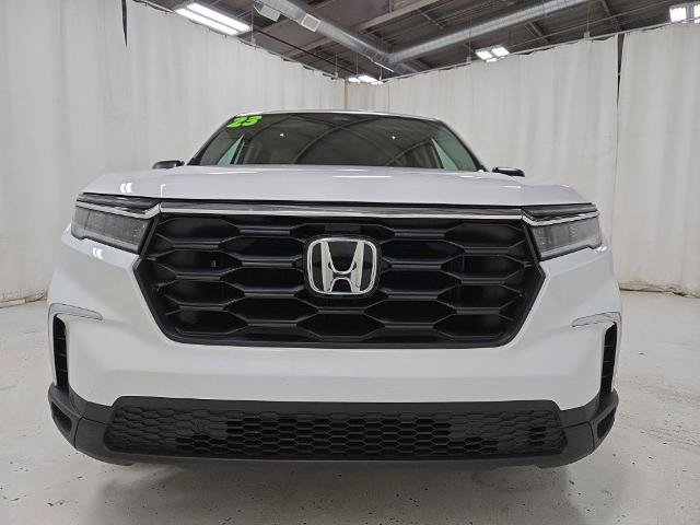 Used 2023 Honda Pilot LX image 24