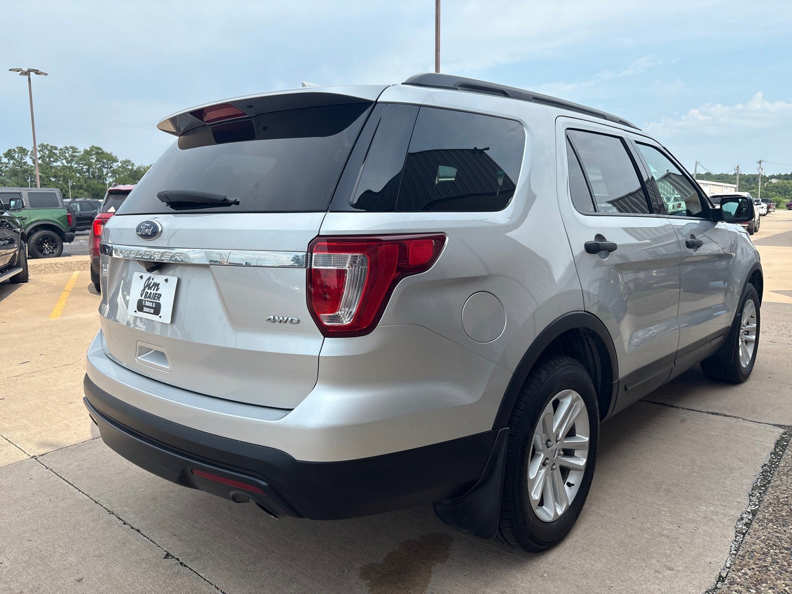 Certified 2017 Ford Explorer 4WD image 9