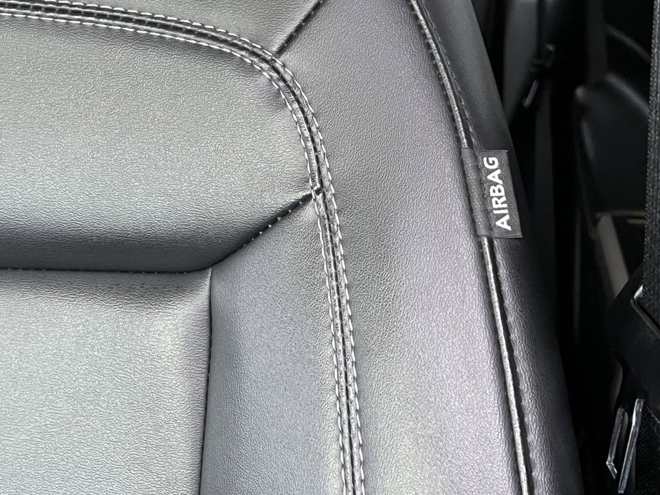 Certified 2022 Ford Explorer XLT w/ Equipment Group 202A image 14