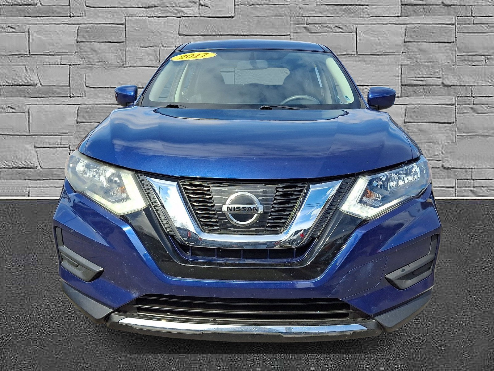 Used 2017 Nissan Rogue S image 3