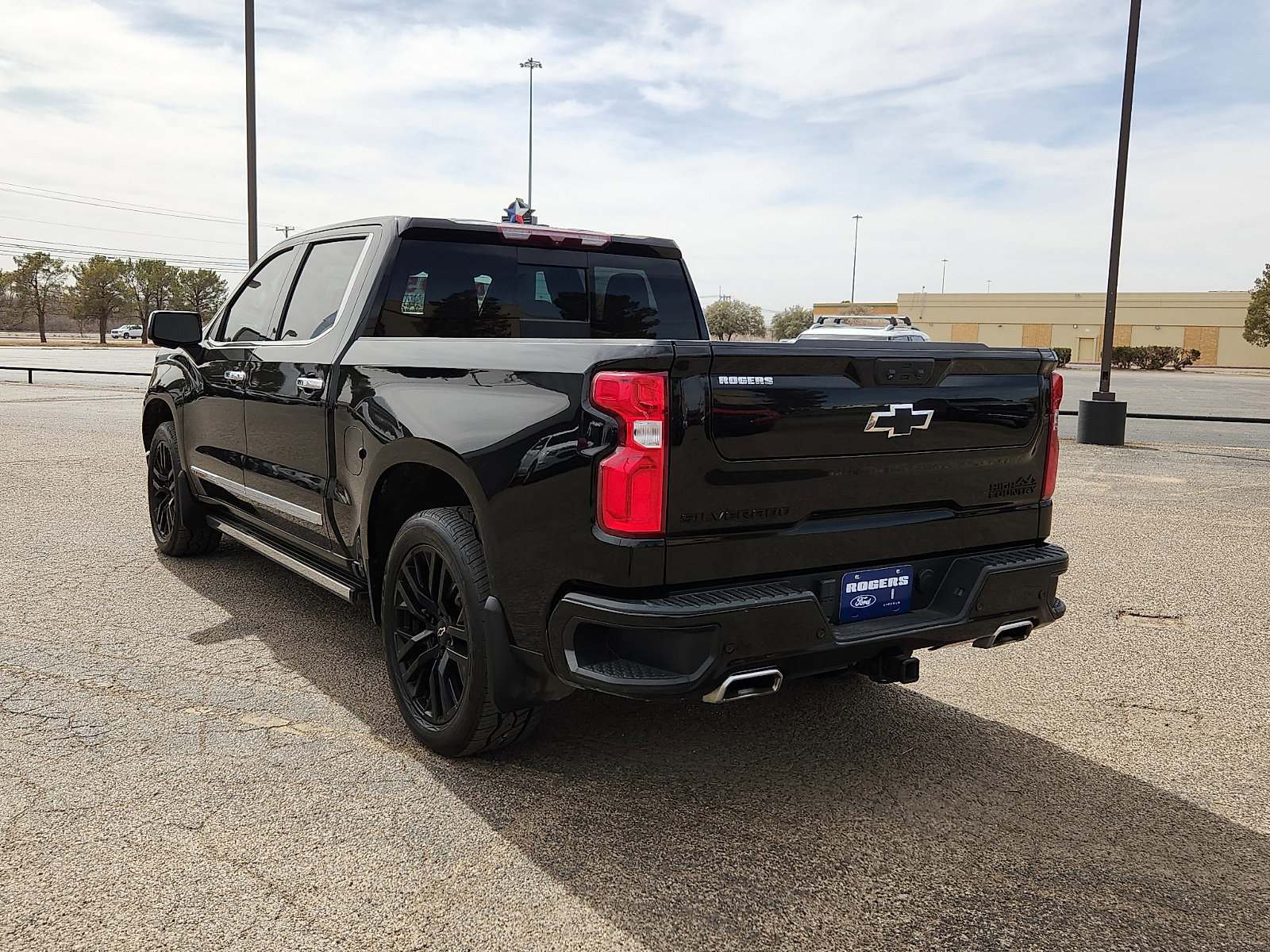 Used 2022 Chevrolet Silverado 1500 High Country image 3