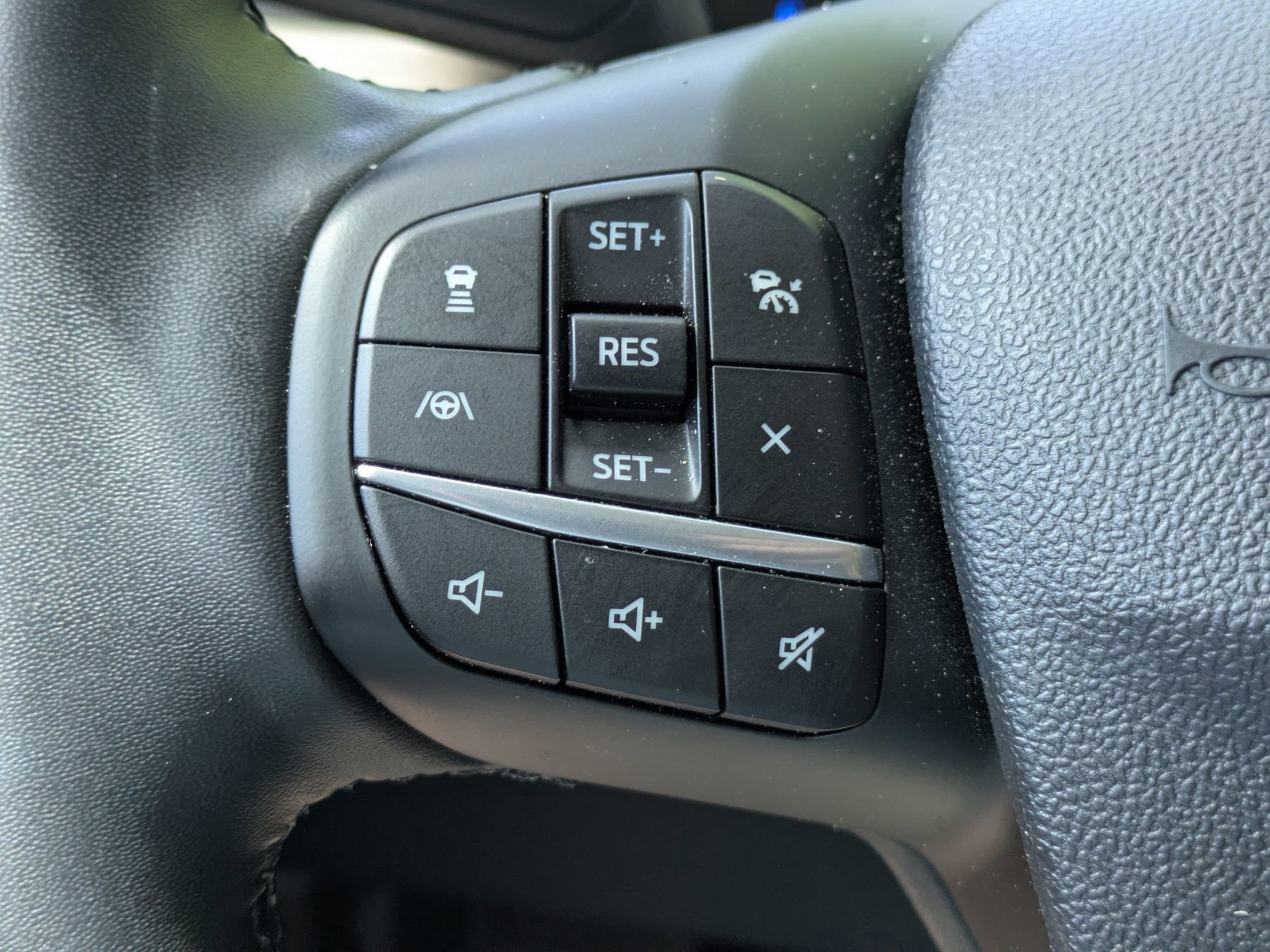 Certified 2025 Ford Maverick Lariat w/ 4K Tow Package image 17