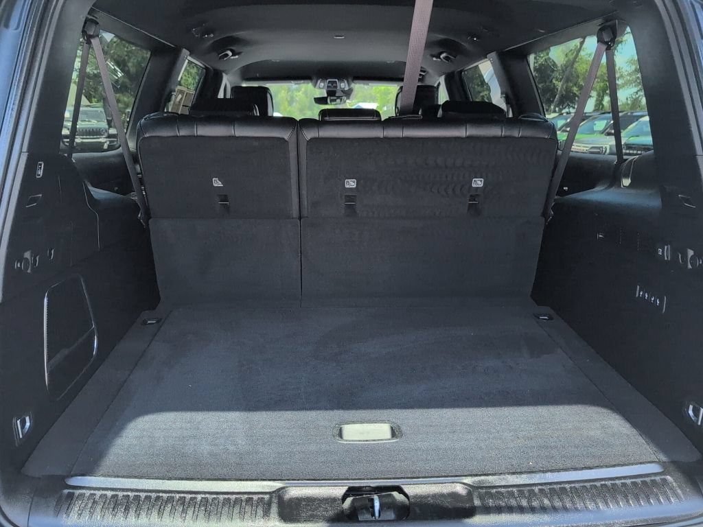 Used 2024 Jeep Wagoneer L Series II RWD image 13